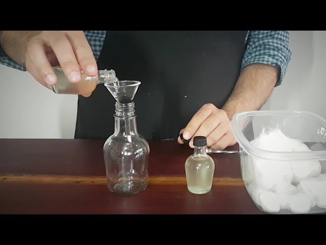 Inspiración en el laboratorio de perfumes naturales: esencias; mezclas y aromaterapia