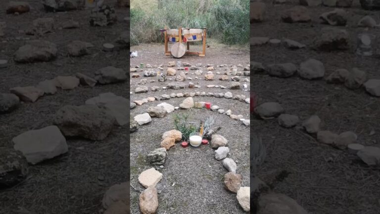 Meditación en laberintos de piedra: Búsqueda interna y dirección