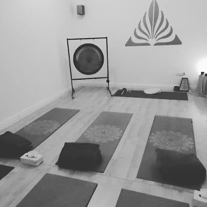 Yoga Kundalini Ram Das: Descubre el Centro de Yoga con Clases de Kundalini para Alcanzar la Plenitud