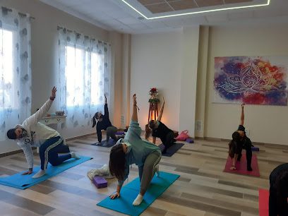 Yoga Sinergia: Descubre los beneficios del centro de yoga de referencia en tu ciudad