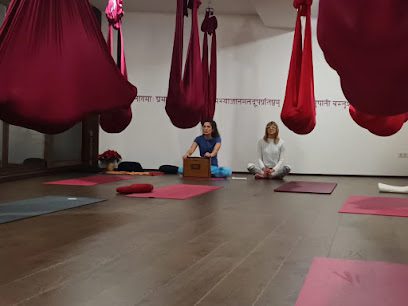 Centro Yogasadhana: Descubre el equilibrio y bienestar en nuestro centro de yoga