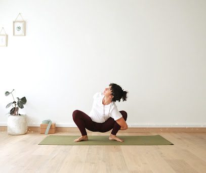 Mónica Yoga: Descubre el Centro de Yoga que cambiará tu vida