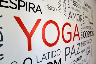 Yoga Mudra: Descubre el equilibrio y bienestar en nuestro centro de yoga