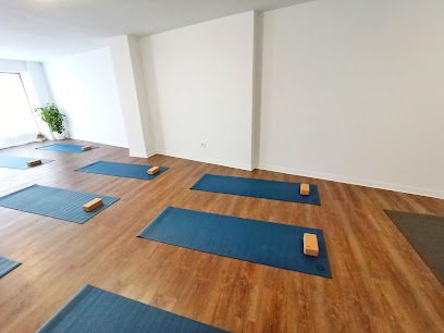 LS Yoga Studio: Descubre el equilibrio y bienestar con nuestro centro de yoga