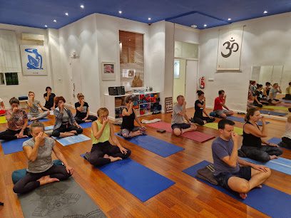 Estudio de Yoga con Pilar Valencia: El Mejor Centro de Yoga para Equilibrar Cuerpo y Mente