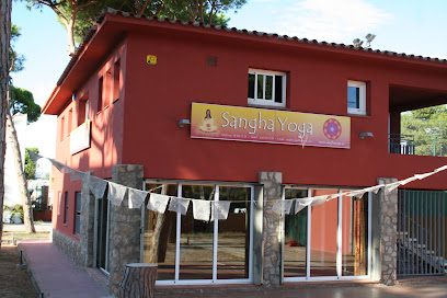 Sangha Yoga – Castelldefels: Descubre el mejor centro de yoga en la Costa Brava