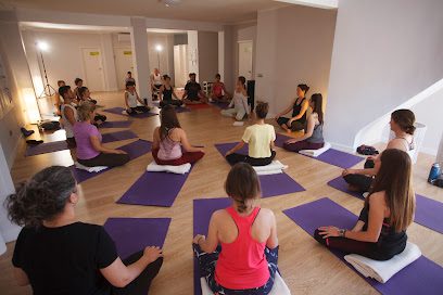 Yuguana – Centro de Yoga: Descubre los beneficios del yoga y encuentra tu equilibrio con nosotros