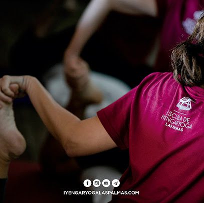 Escuela de Iyengar Yoga Las Palmas: Descubre el centro de yoga líder en Las Palmas