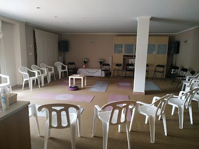 Sala Ananda Giri: Descubre el Centro de Yoga donde encontrarás bienestar y equilibrio