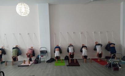 Yoga Gran Canaria: Descubre los beneficios del centro de yoga más destacado en la isla