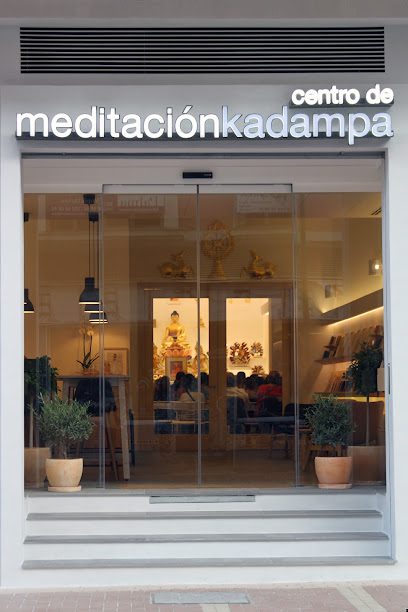 KMC Málaga – Centro de Meditación Kadampa: Descubre el equilibrio y la paz interior