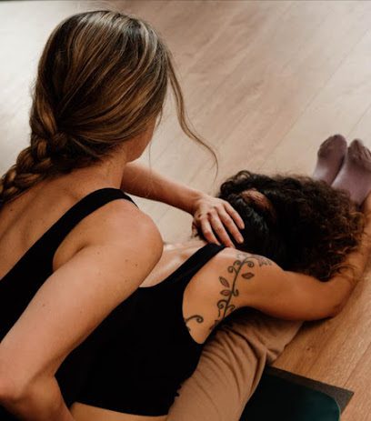 Centro Kali: Descubre los beneficios del yoga, pilates y terapias naturales