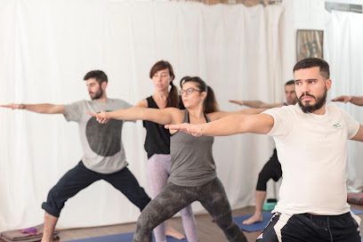 Inside Yoga y Mindfulness para Empresas: Descubre el Centro de Yoga que Transformará tu Bienestar Laboral