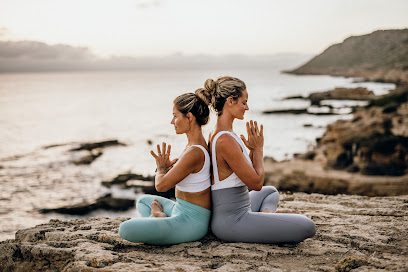Yoga del Mar: Tu centro de yoga junto al mar para encontrar paz y armonía