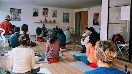 Centro Budista Camino del Diamante – Madrid: Encuentra tu serenidad en nuestro centro de meditación