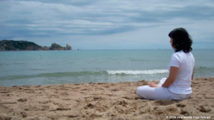 Viranananda Yoga Ashram: Descubre el Mejor Centro de Yoga para Transformar tu Vida