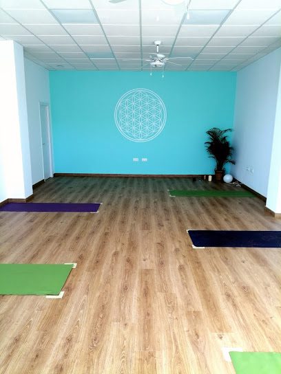 Unalome Belleza y Yoga: Descubre un oasis de bienestar en nuestro centro de yoga