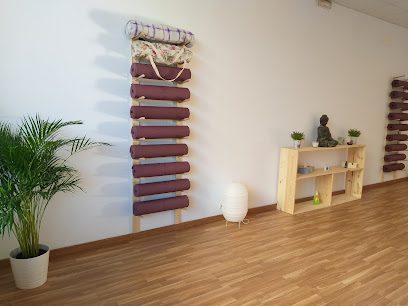 Ashtanga Yoga Lugo: Descubre el centro de yoga ideal para tu bienestar