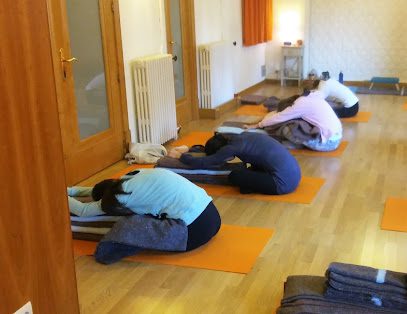 Prana Centro De Yoga: Descubre los beneficios del yoga para cuerpo y mente