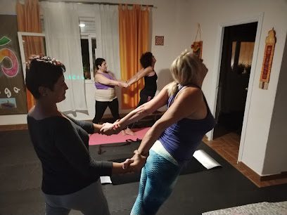 Asociación Cultural Atlantis Yoga: Explora el equilibrio y bienestar en nuestro Centro de Yoga