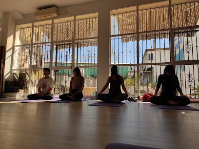 Yoga Senda Granada: Tu centro de meditación para encontrar paz y bienestar