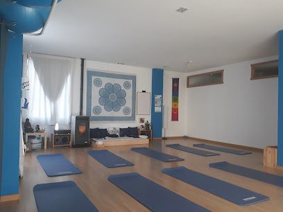 Dharma Ioga: Tu centro de yoga en Madrid para encontrar equilibrio y bienestar