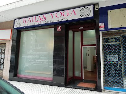 KAILAS – Escuela de Yoga y Meditación: Descubre los beneficios del yoga en nuestro centro