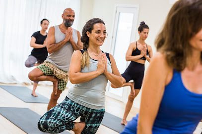 RIDAYA YOGA: Tu Centro de Yoga para encontrar equilibrio y bienestar