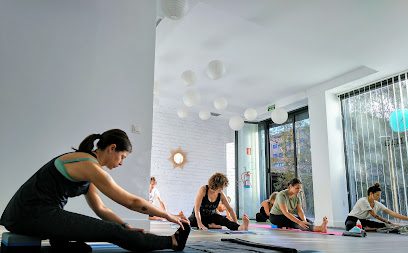 Calma Yoga Donostia: Descubre el mejor centro de yoga en San Sebastián