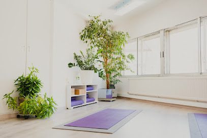 ESTELA URBAN YOGA: Descubre el centro de yoga más innovador y revitalizante