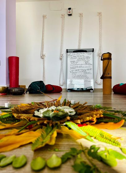 Dhyana Vayus Yoga La Rinconada: Tu centro de yoga en la Rinconada para encontrar paz y bienestar
