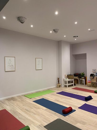 Reka Yoga Centro Integral: Descubre el equilibrio y bienestar en nuestro centro de yoga