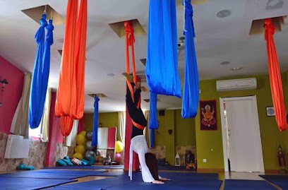 Escuela de Yoga Centro Shiva: Descubre el equilibrio y bienestar en nuestro centro de yoga
