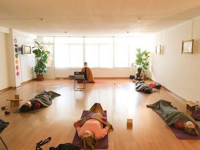 Ceo e Terra Sada S. Coop Galega: Descubre un oasis de bienestar en nuestro centro de yoga