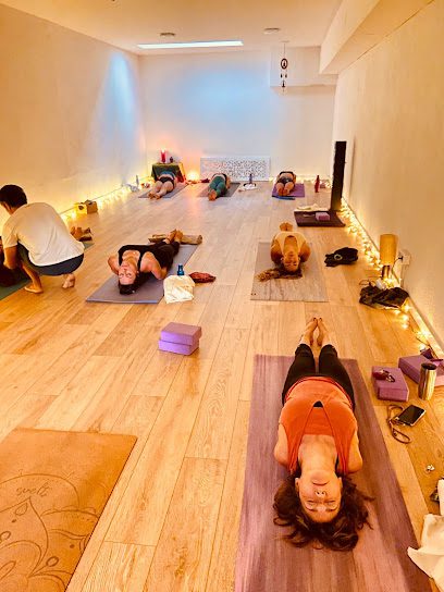 Espai Sangha: Descubre el Centro de Yoga en (ubicación) que te sorprenderá