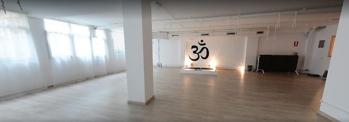 YogaOne Vic: Descubre el centro de yoga más completo y transformador en Vic