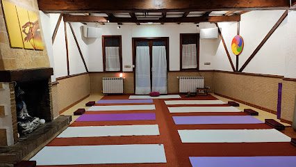 Namaste Yoga Zentroa: Descubre el equilibrio y bienestar con yoga, meditación, masajes y terapias holísticas en Renteria