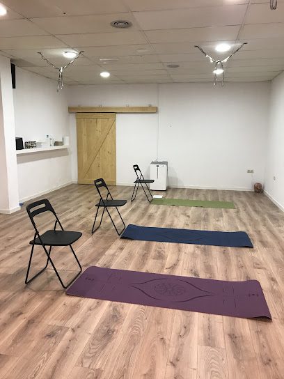Yogaasana Yoga Studio: ¡Descubre el mejor centro de yoga para alcanzar paz y bienestar!
