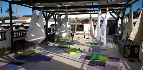 Prana Pure Yoga Alliance School Maspalomas: Descubre el mejor centro de yoga en Gran Canaria